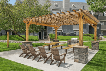 Barbecue grills & picnic areas